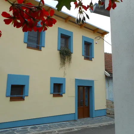 Daire Pod Vezi Zaječí